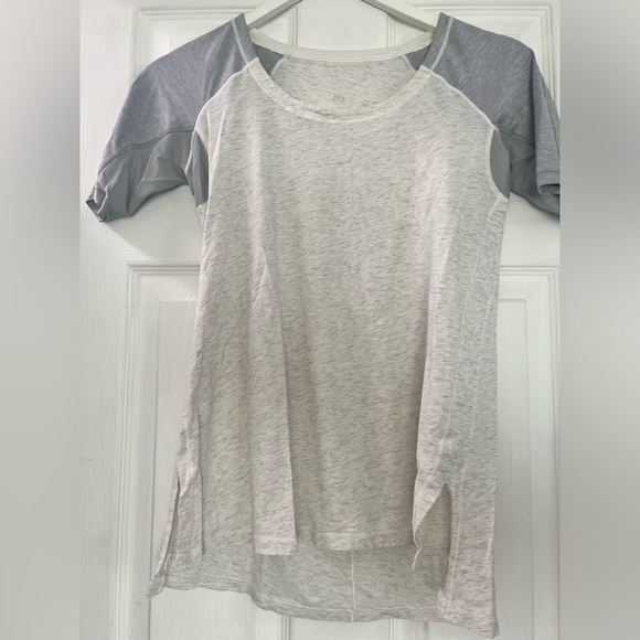 Gray and White Raglan short Sleeve Top lululemon small casual Athleisure soft - Picture 1 of 3